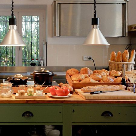 Alfred Hotels Les Halles Biarritz Esterno foto