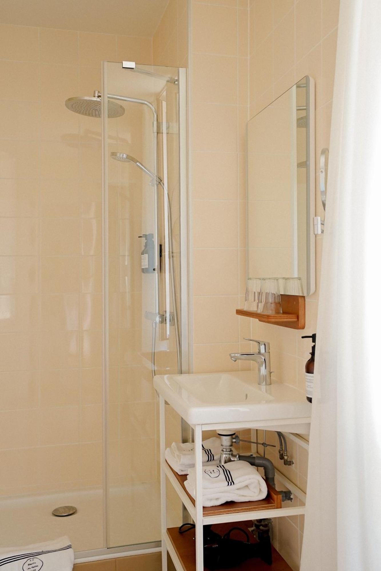 Alfred Hotels Les Halles Biarritz Esterno foto
