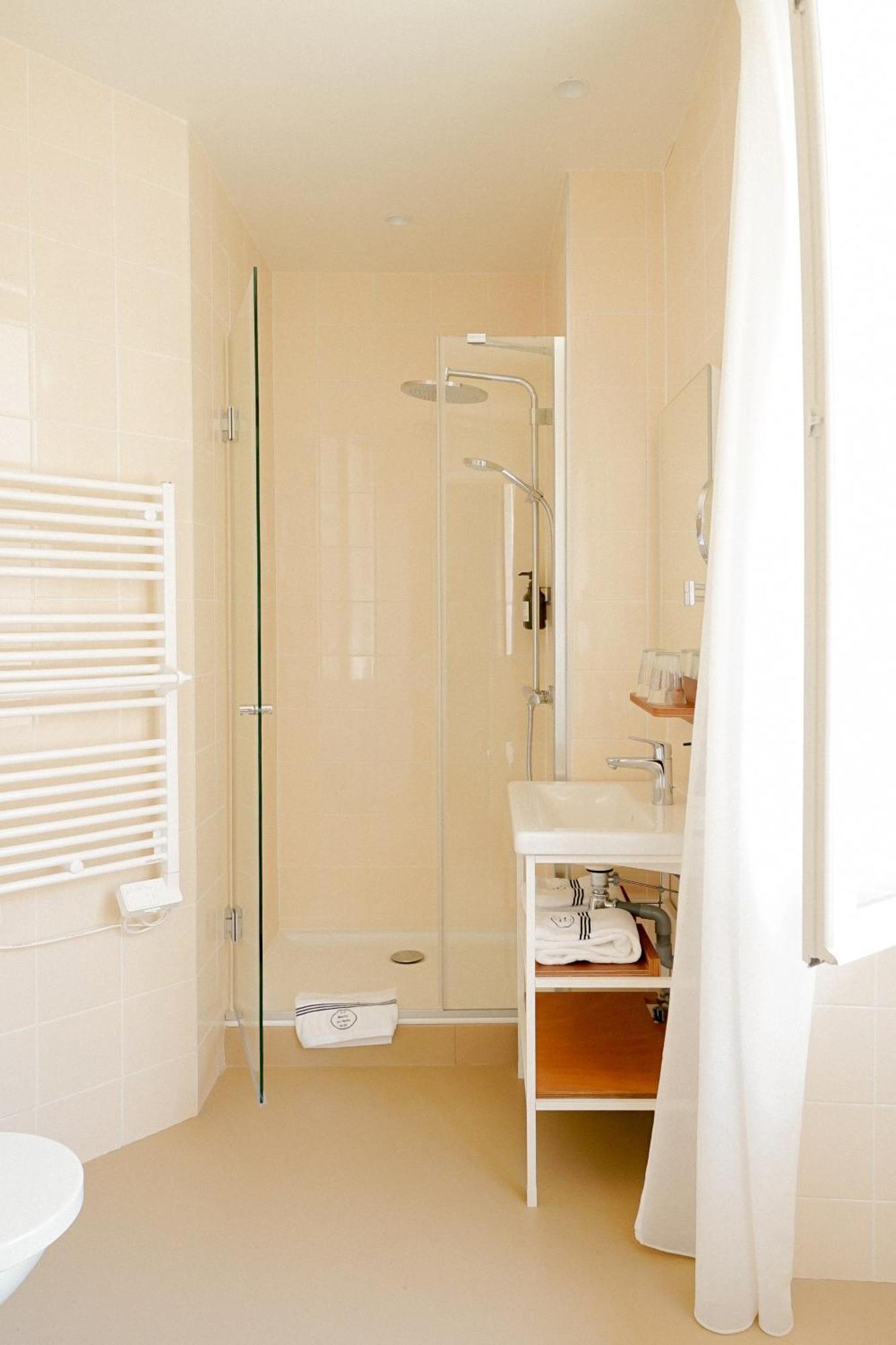 Alfred Hotels Les Halles Biarritz Esterno foto