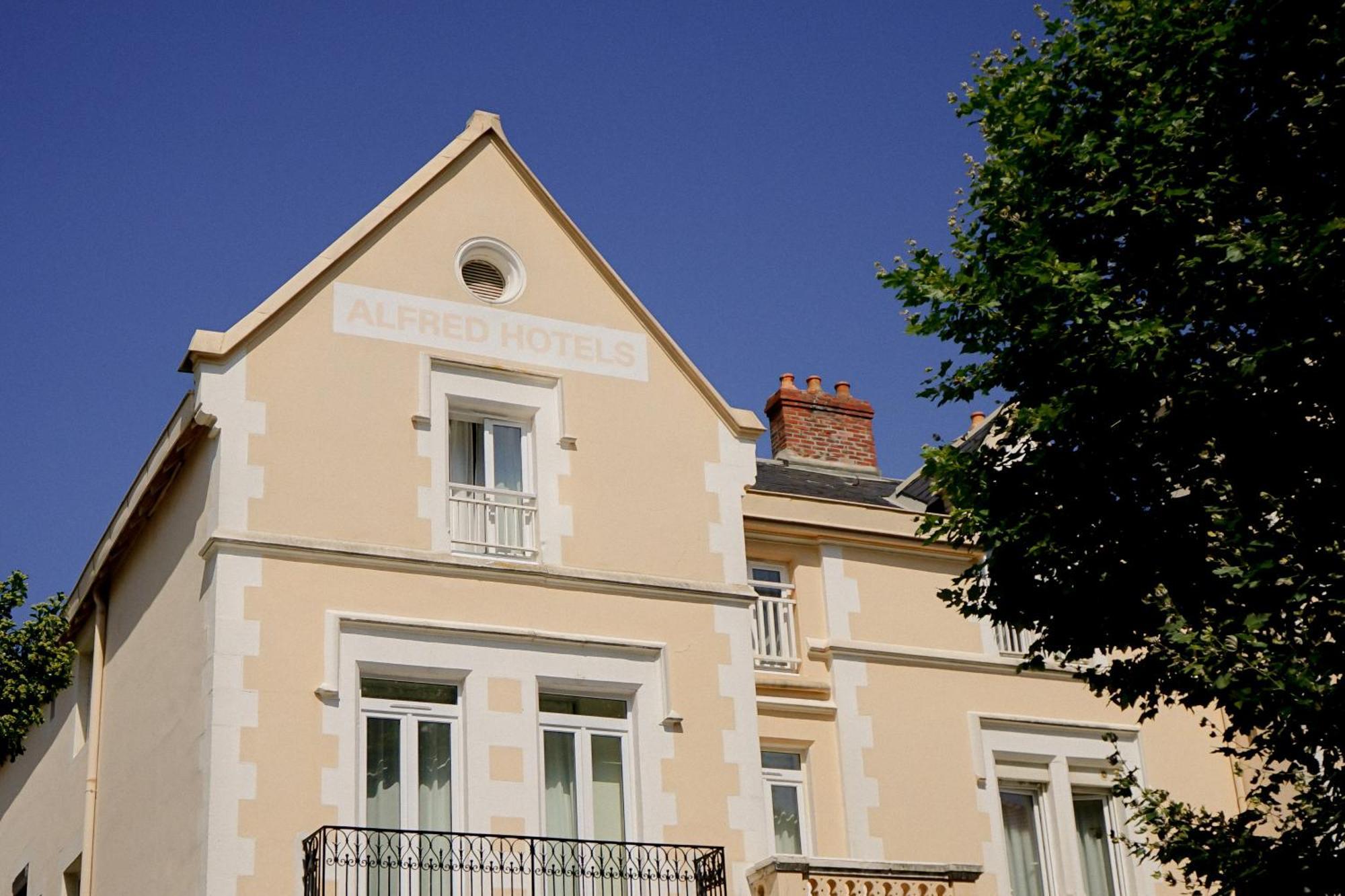 Alfred Hotels Les Halles Biarritz Esterno foto