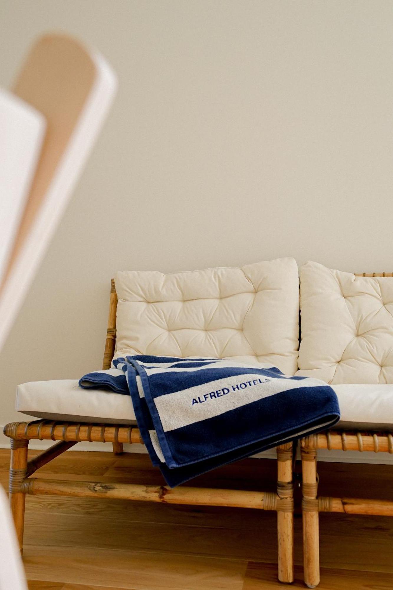 Alfred Hotels Les Halles Biarritz Esterno foto