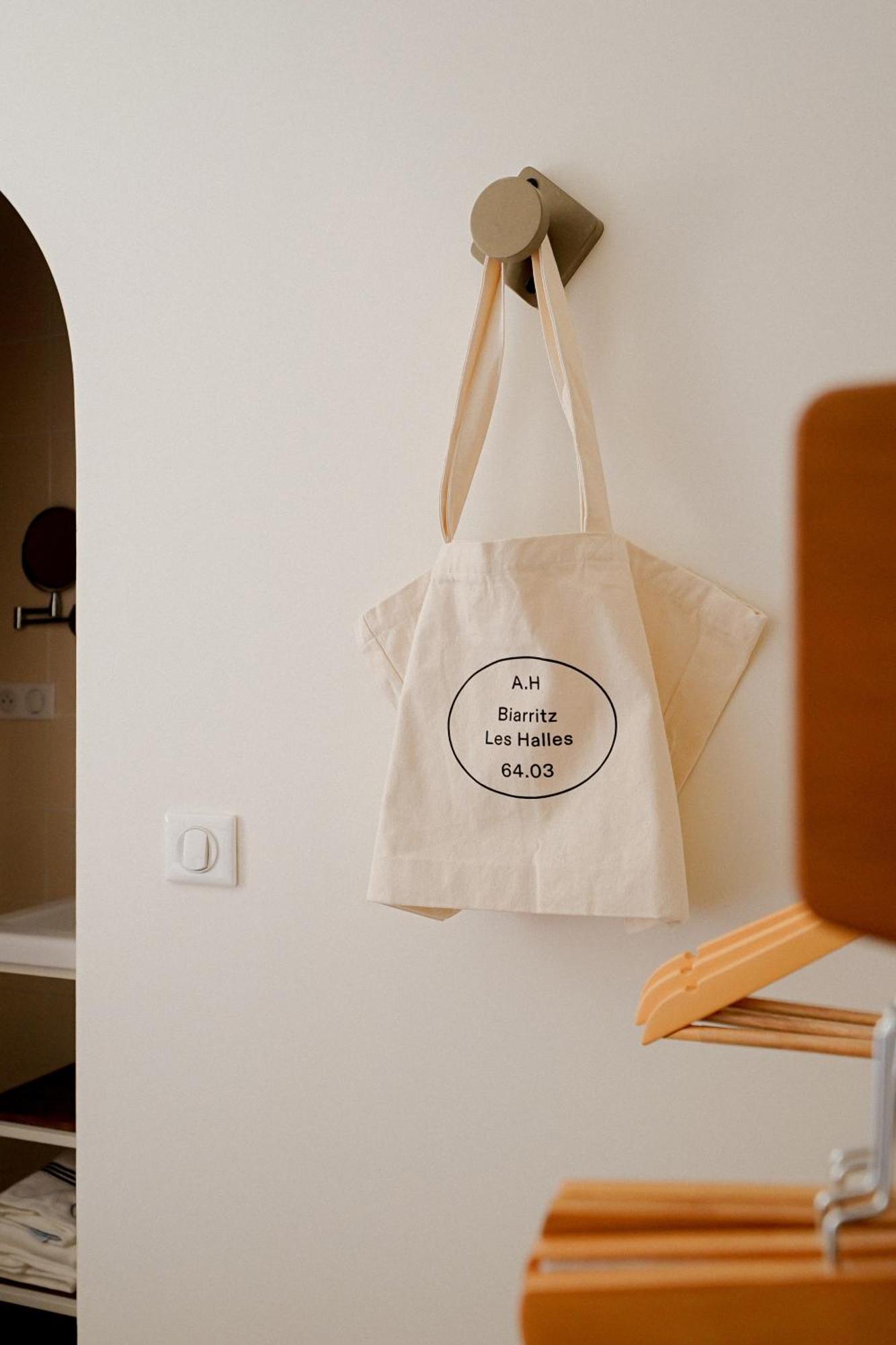 Alfred Hotels Les Halles Biarritz Esterno foto