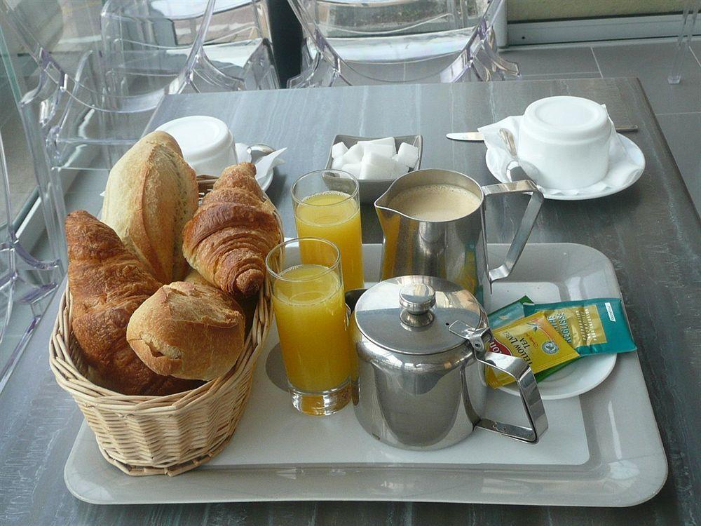 Alfred Hotels Les Halles Biarritz Esterno foto