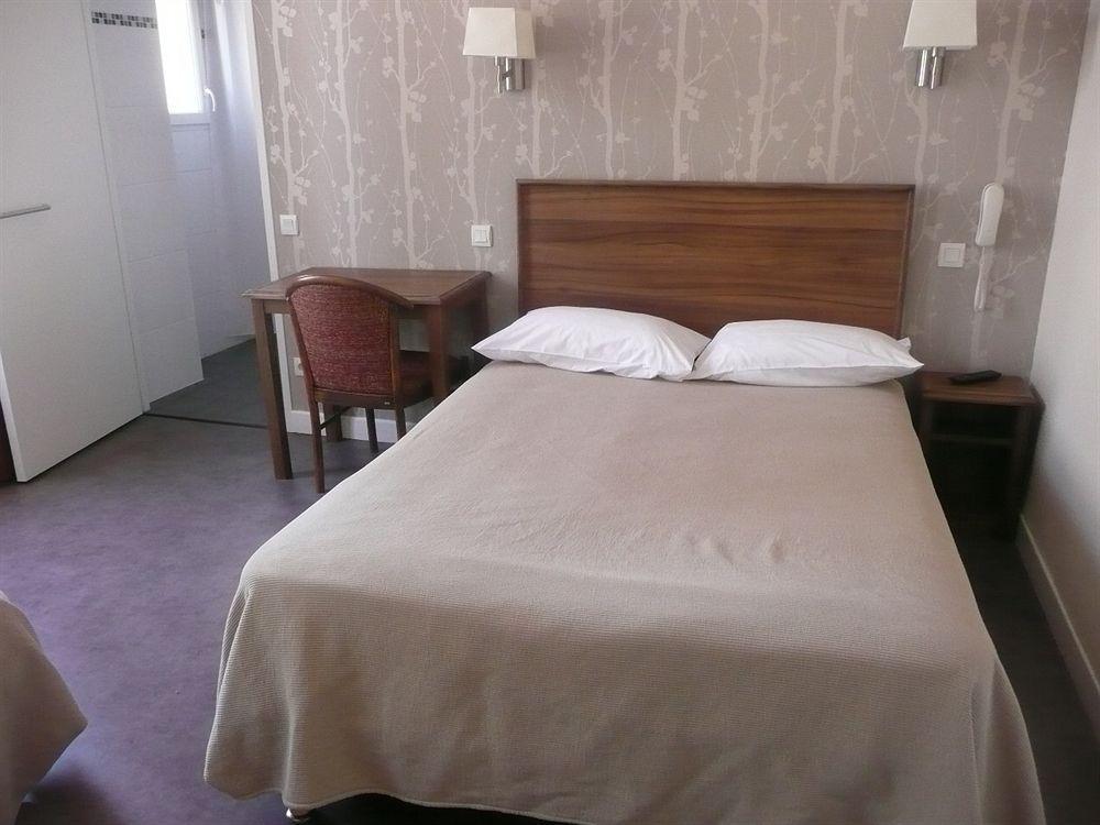 Alfred Hotels Les Halles Biarritz Esterno foto