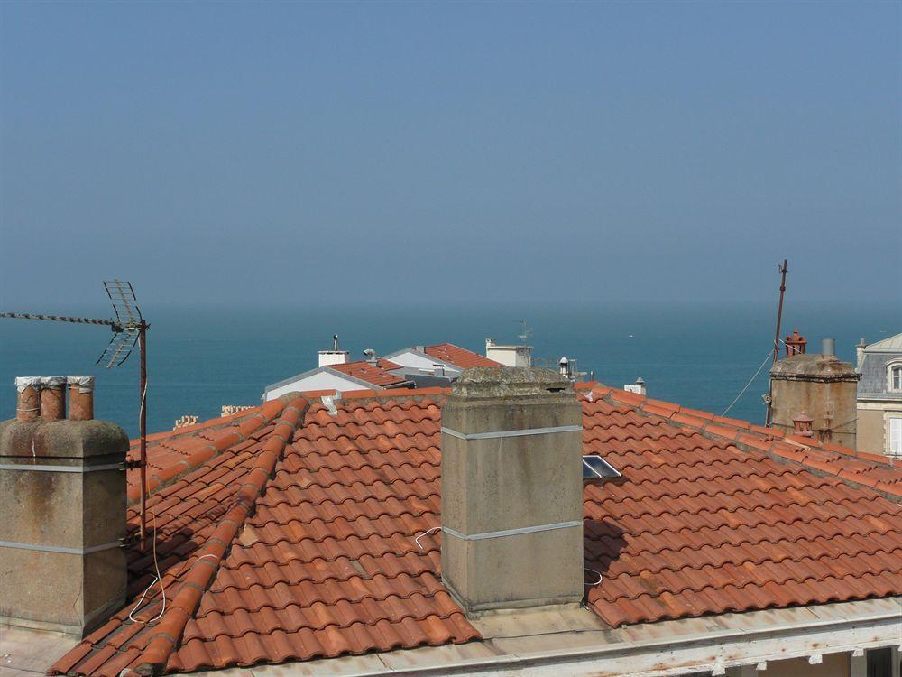 Alfred Hotels Les Halles Biarritz Esterno foto