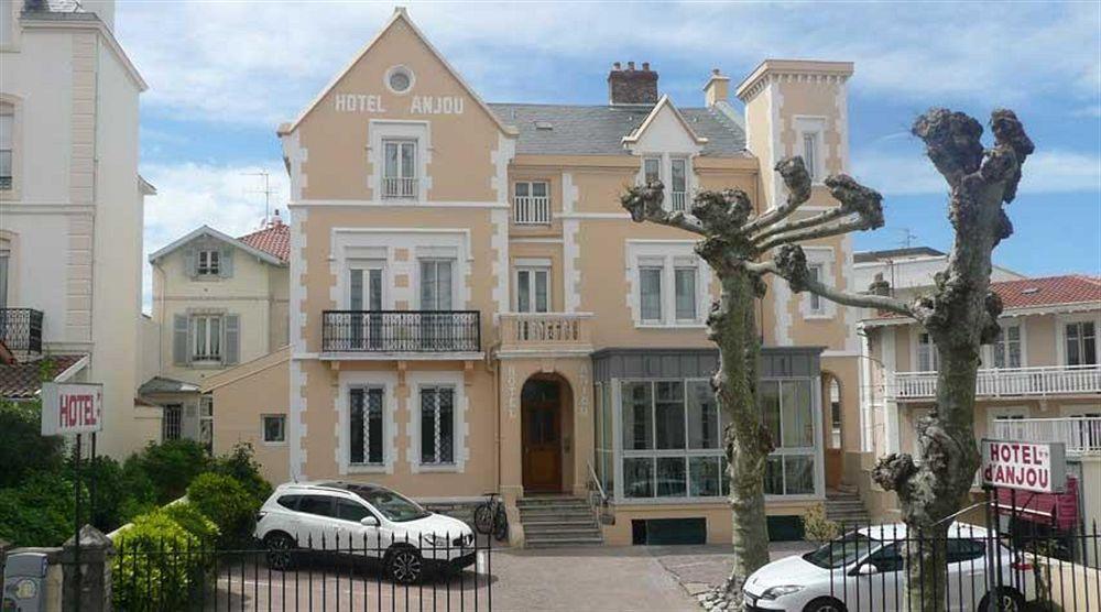 Alfred Hotels Les Halles Biarritz Esterno foto
