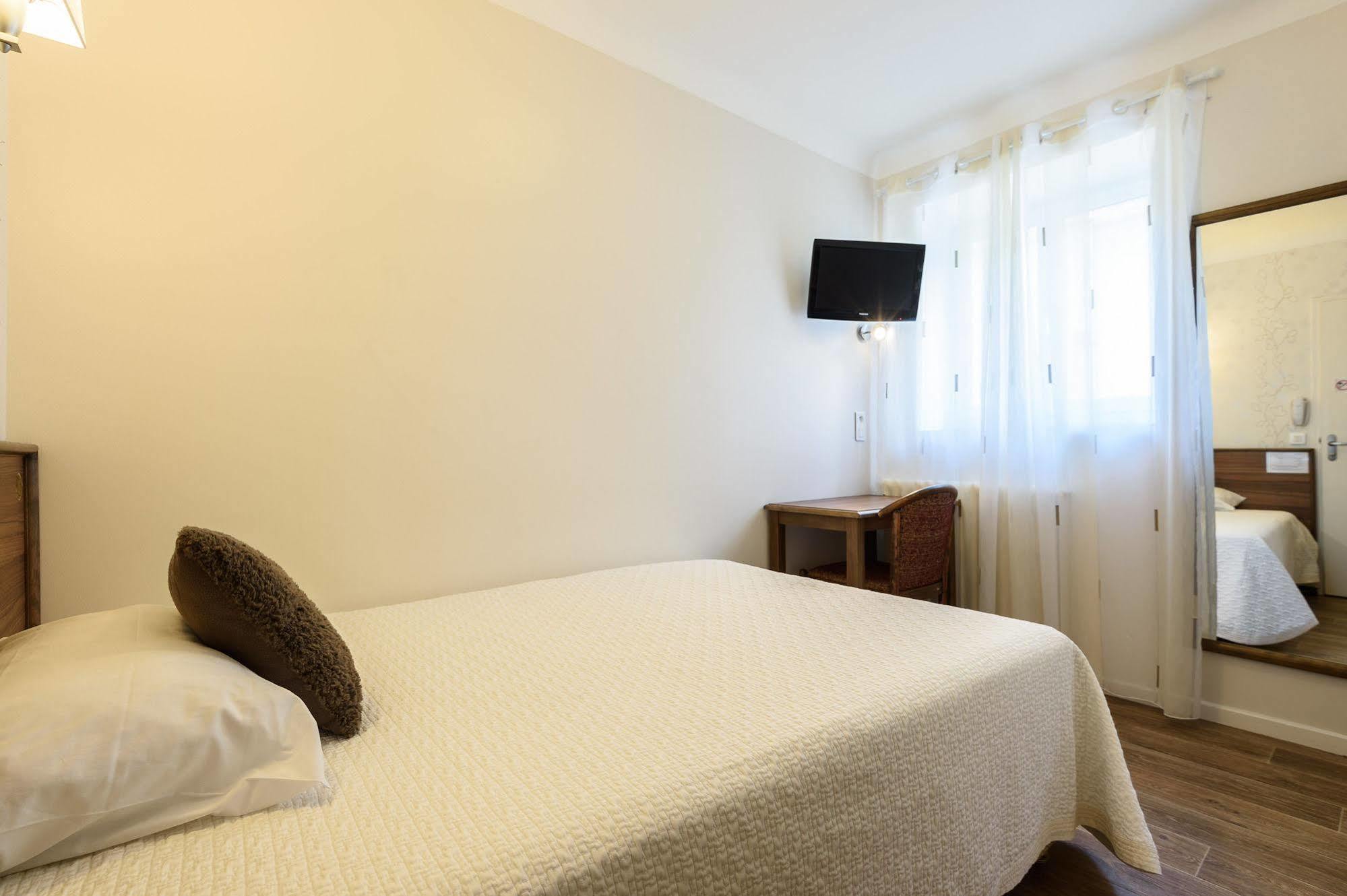 Alfred Hotels Les Halles Biarritz Esterno foto
