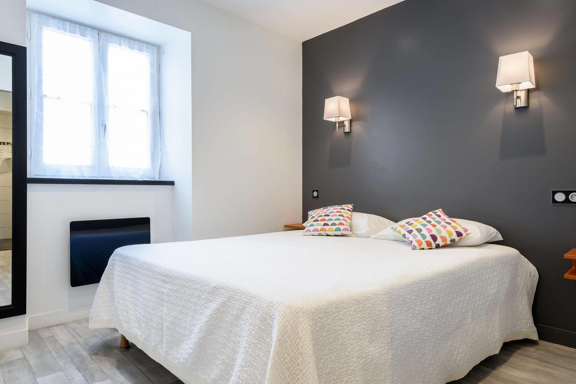 Alfred Hotels Les Halles Biarritz Esterno foto
