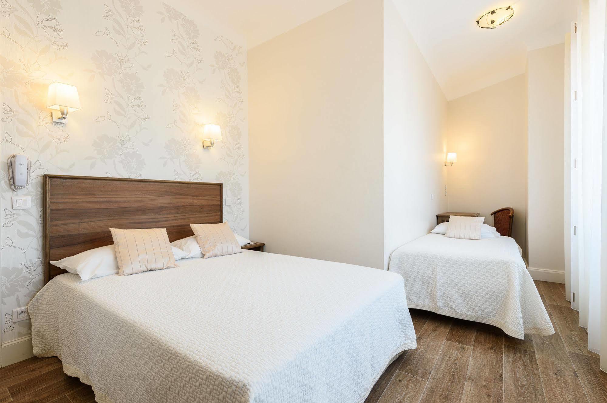 Alfred Hotels Les Halles Biarritz Esterno foto