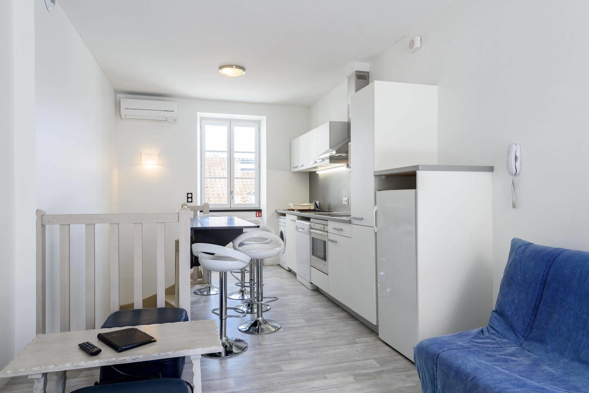 Alfred Hotels Les Halles Biarritz Esterno foto