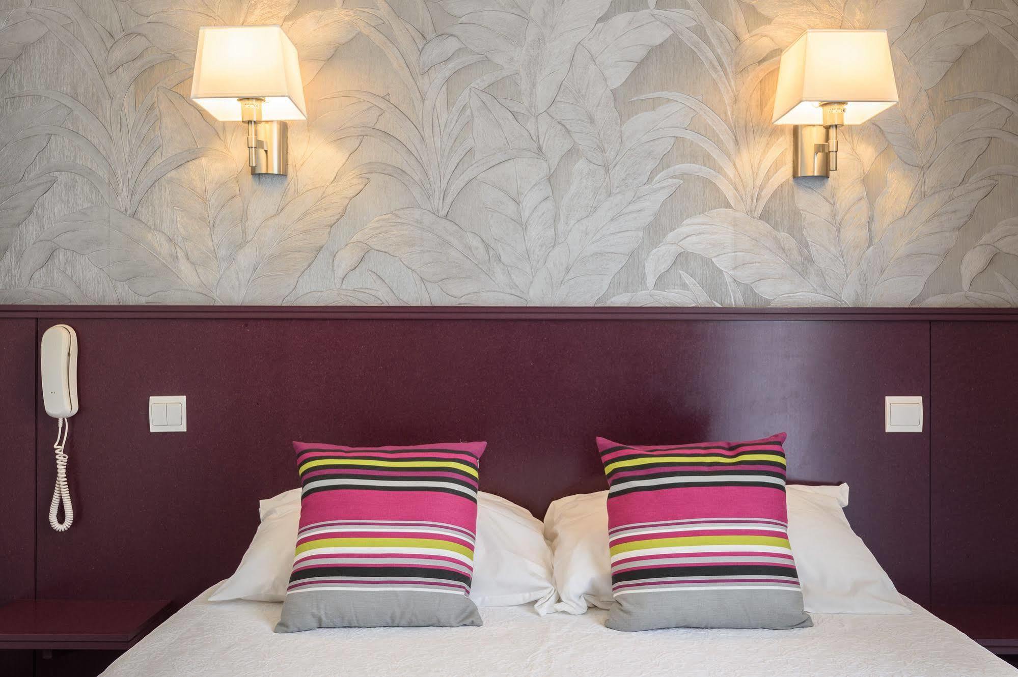 Alfred Hotels Les Halles Biarritz Esterno foto